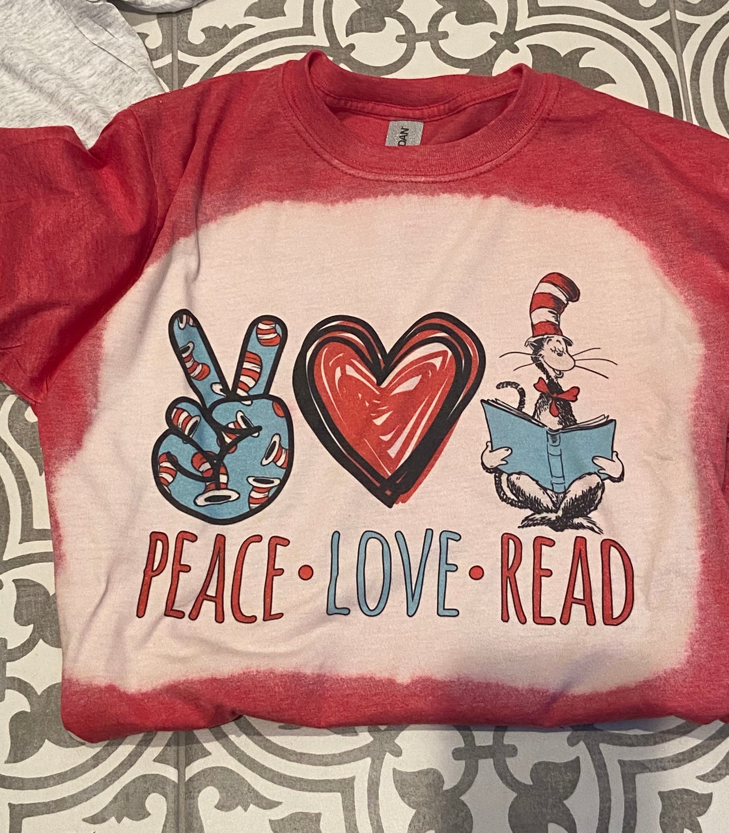 Peace Love Read Dr. Seuss